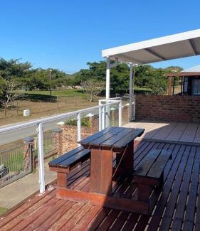 Colchester Apartment | Adventure House - Colchester - 5km from Elephant Park