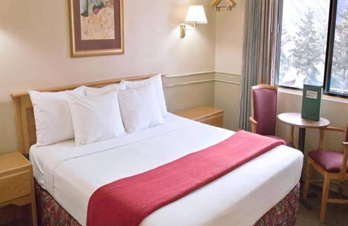 Glenwood Springs Hotel | Adventure Inn - Glenwood Springs