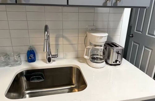 Industry Apartment | Adventures In NYC Only 10 Mins to NYC