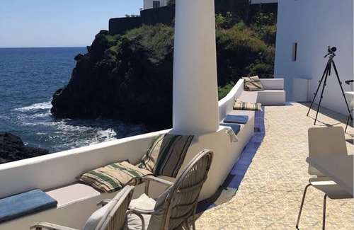 Piscita Villa | Aeolian Villa Overlooking the sea and Direct Access to the Cove Below
