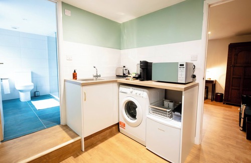 Winchester Apartment | Aethelred Annexe - New Build with Full Amenities