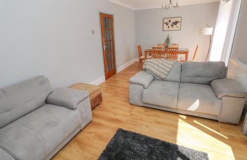 Cynonville House | Afan House