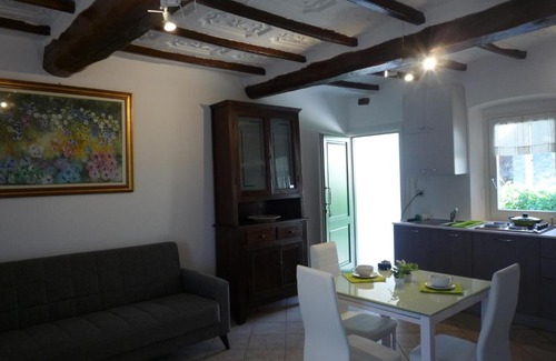 Verduno Apartment | affascinante appartamento con vista a Verduno