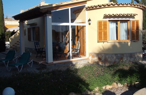 Llucmajor House | affectionately furnished bungalow in quiet location