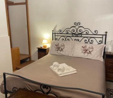 Gubbio House | Affittacamere Mirella