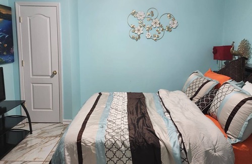 Conyers House | Affordable 2 bedroom 1 bath guest suite with private entrance.