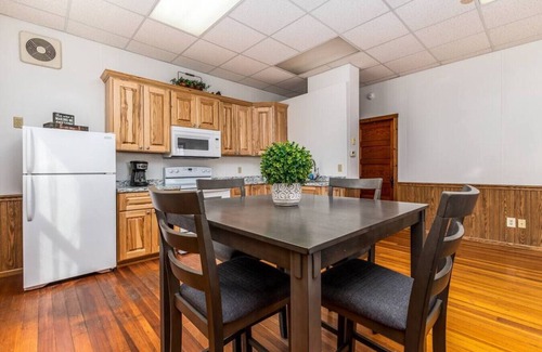 Scales Mound Apartment | Affordable and Close to Galena 1 bedroom