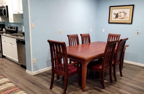 Altamonte Springs House | Affordable Casual Living in Altamonte Springs for Large Group