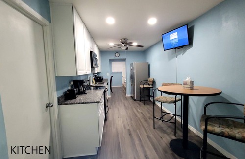 Altamonte Springs House | Affordable Casual Living in Altamonte Springs for Large Group
