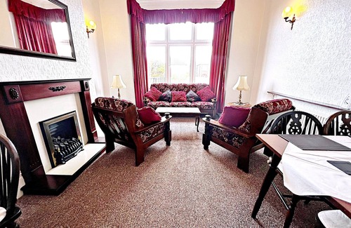 Cleethorpes Hotel | Affordable & Comfortable Guest House Room 4