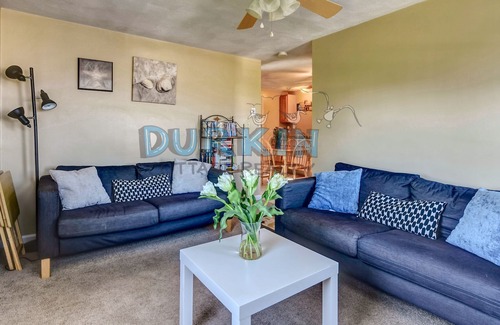 Narragansett House | Affordable Duplex, Close to Beach, Spacious Deck