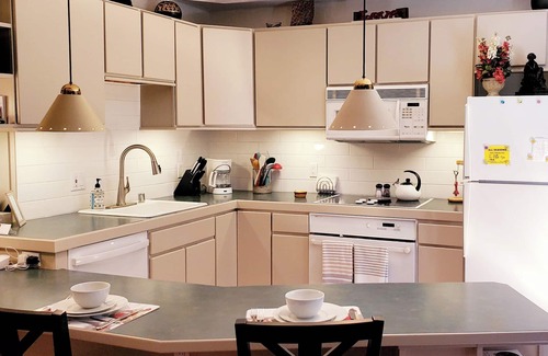 Vail Condo | Affordable Vail Village 185/nt = Nov 1-7 and 9-14.Vail Village studio