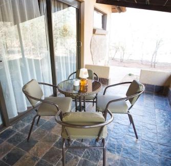 Hoedspruit Cabin | African Rock Lodge