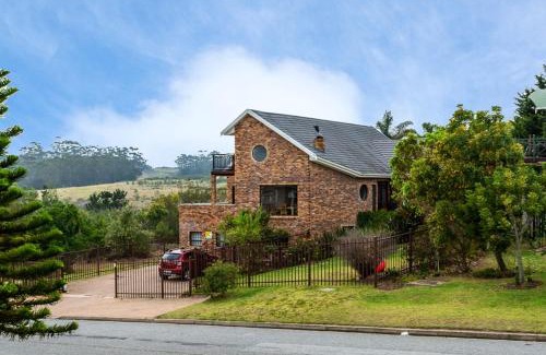 Herolds Bay House | Agape holiday house