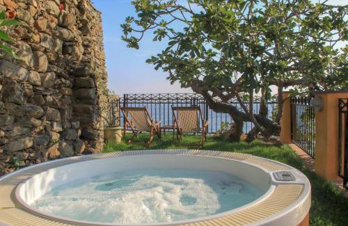Riomaggiore House | Agave Room Rental