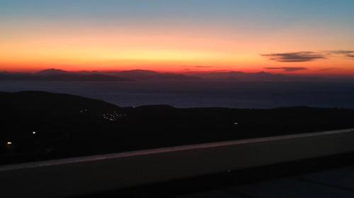 Ioulida Apartment | Aggelos & Melina Studios - Enjoy sunset from Aggelos!