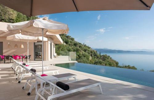 Kentroma Villa | AGNI DREAM Villa luxe face à la mer à Corfou