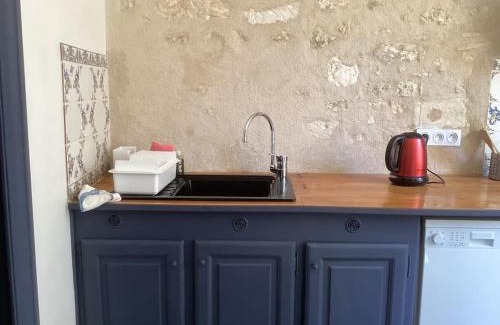 Bourdeilles House | Agréable maison avec jardin dans le centre historique de Bourdeilles