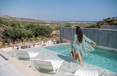 Patsianos House | Agrimi Luxury Suite with Private Pool
