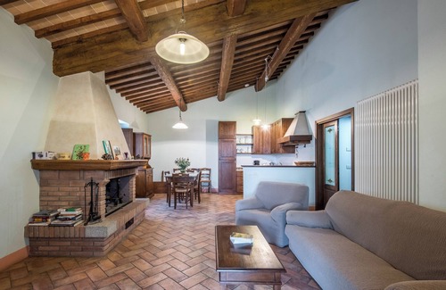 Castiglione d'Orcia Villa | Agriturismo 'Villa Agriturismo Il Pratone' with Mountain View, Private Pool and Wi-Fi