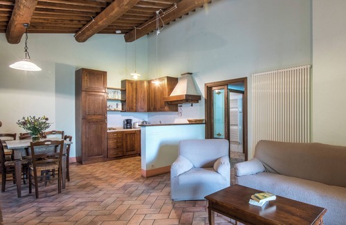 Castiglione d'Orcia Villa | Agriturismo 'Villa Agriturismo Il Pratone' with Mountain View, Private Pool and Wi-Fi