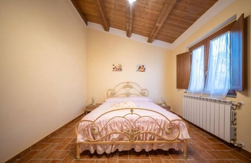Bolsena House | Agriturismo L'Elce: Apartment with Pool View