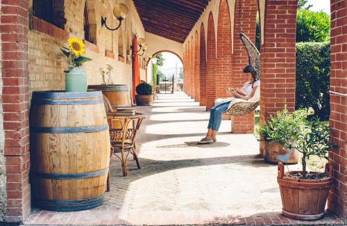 San Lorenzo in Campo Apartment | Agriturismo Miralbello