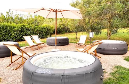 Montescudaio House | Agriturismo Sant Elmira - Relax with external Jacuzzi