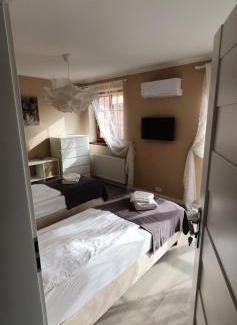 Michalowice House | Agroturystyka W Dolinie Stawu - Pokoje Gościnne