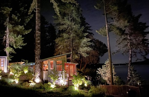 Grapeview Cabin | Ahab’s only available with, Captains Cabin it rents for 195, Captains’ 325.