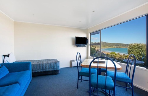 Ahipara Hotel | Ahipara Bay Motel