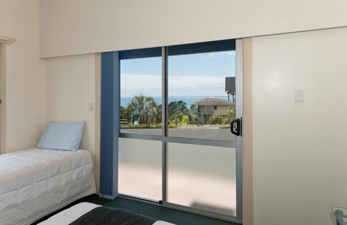 Ahipara Hotel | Ahipara Bay Motel