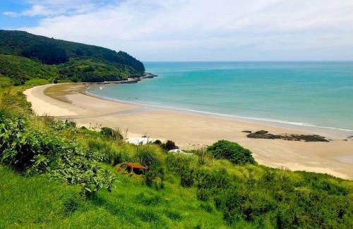 Ahipara House | Ahipara Beach Front, modern stylish bach
