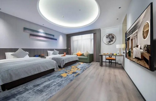 Weiyang Hotel | AI Lives In The Future Hotel（Xi'an Longshouyuan Daming Palace West Subway Station Branch）