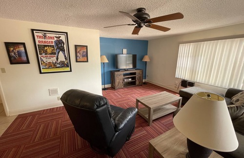 Kanab Hotel | Aiken's Lodge