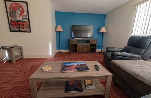 Kanab Hotel | Aiken's Lodge