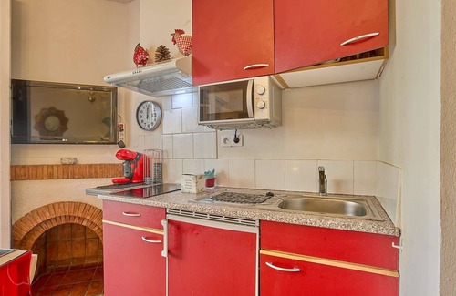 Cazaubon Apartment | Air-conditioned studio with garden and parking in Barbotan