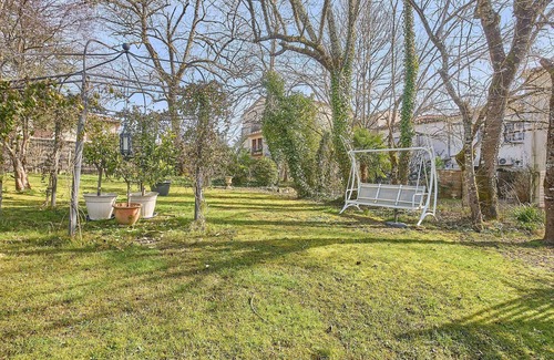 Cazaubon Apartment | Air-conditioned studio with garden and parking in Barbotan