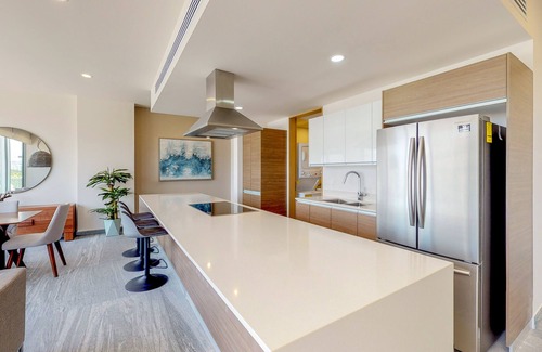 Zona Hotelera Apartment | Air-conditioned apartment w/WiFi & shared pool, rooftop, gym, jungle gym, bar