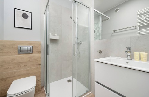 Krzyki Apartment | Air Conditioned Apartment by Renters