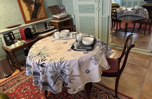 Mirepoix Apartment | Air-conditioned City Center Apartment