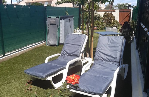 Pineto House | air-conditioned, comfortable house with direct beach access.