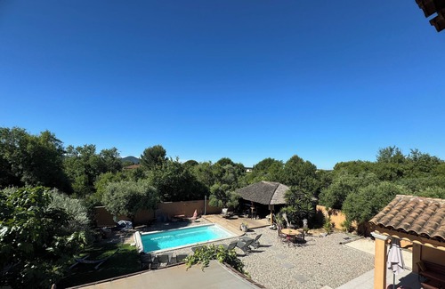 La Crau Villa | Air-conditioned house with swimming pool, 6 km from the sea in a quiet location.