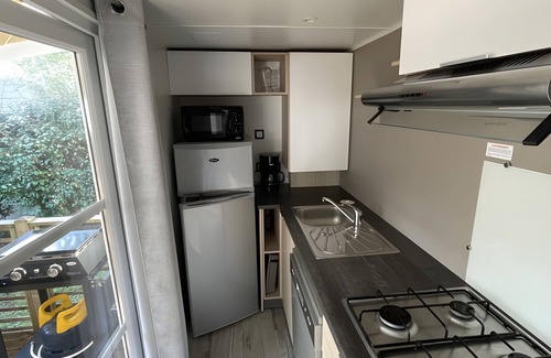 Aureilhan House | Air-conditioned Mobile Home with 3 Bedrooms – 6 People – Covered Terrace – On the Shore of Lake Aureilhan