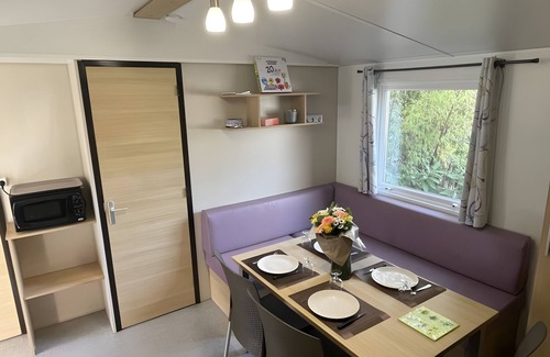 Aureilhan House | Air-conditioned Mobile Home with 3 Bedrooms – 6 People – Covered Terrace – On the Shore of Lake Aureilhan