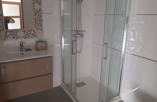 Patrimonio Bed & Breakfast | Air-conditioned room with private shower, WC and terrace