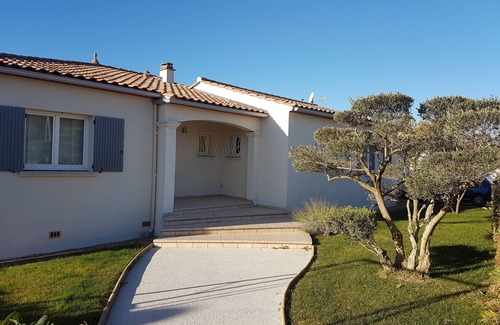 Villetelle Villa | Air-conditioned Villa and swimming pool between Sea and Countryside (Gde Motte 20 ', Sommières 10')