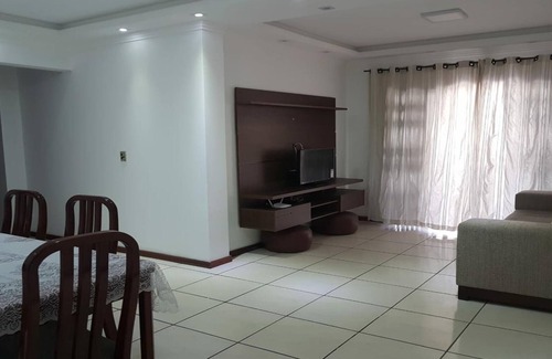 Castelo Branco Apartment | Air conditioning in 3 bedrooms, barbecue, 1 parking space, 1 block from the sea.
