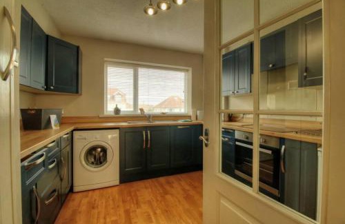 South Hayling Apartment | Air Maison - Modern 2 Bedroom wit Sea Views and Beach Access