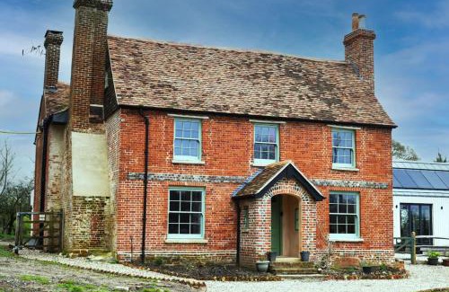 Waterlooville House | Air Maison - Newlands Farm Grade II Listed Georgian Farmhouse